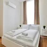 Premium By Hi5 - 3 Bedroom דירה *