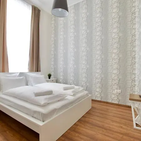 Apartment Premium By Hi5 - 3 Bedroom Budapest