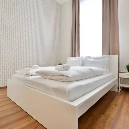 Apartment Premium By Hi5 - 3 Bedroom Budapest