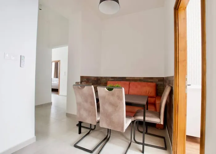 Premium By Hi5 - 3 Bedroom Budapest